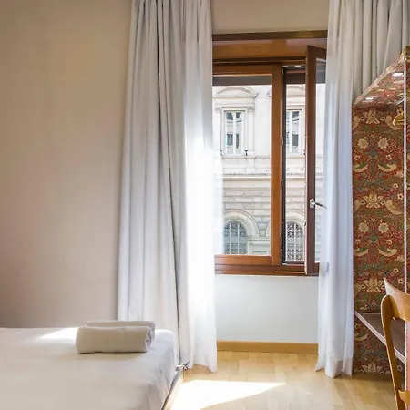 Monti First Πανσιόν